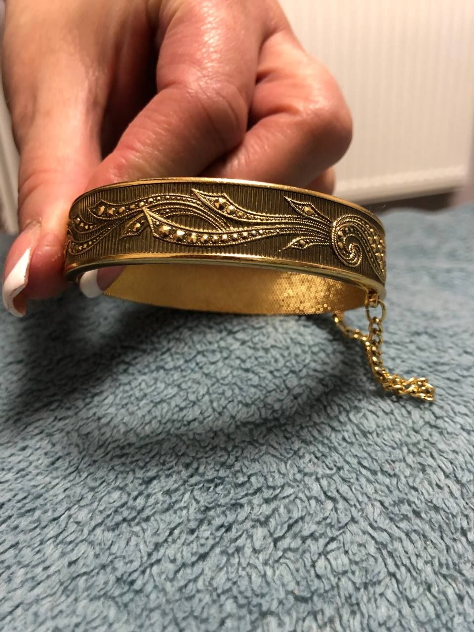 Золотий шарнірний браслет KREMENTZ середнього століття
