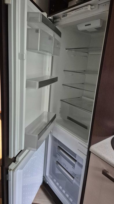 Lodówka chłodziarko-zamrażarka do zabudowy SIEMENS 158cm