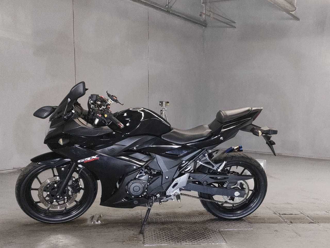 мотоцикл Suzuki GSX250R без пробігу по Україні, в мотосалоні АРТМОТО