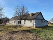 Будинок у Грушвиці з великою ділянкою