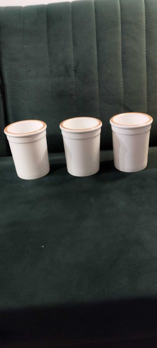 Ceramiczne pojemniki na przybory kuchenne