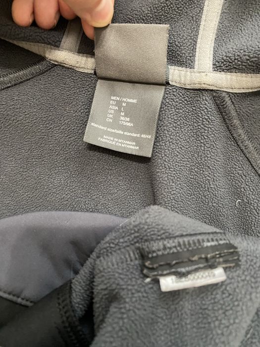 Куртка ветровка на флісі Jack wolfskin М-Л розмір сірого чорного