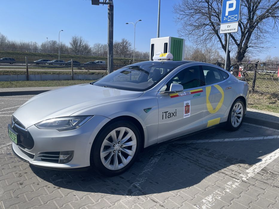 Wynajem TAXI Tesla S90 Dual Motor - Partner flotowy