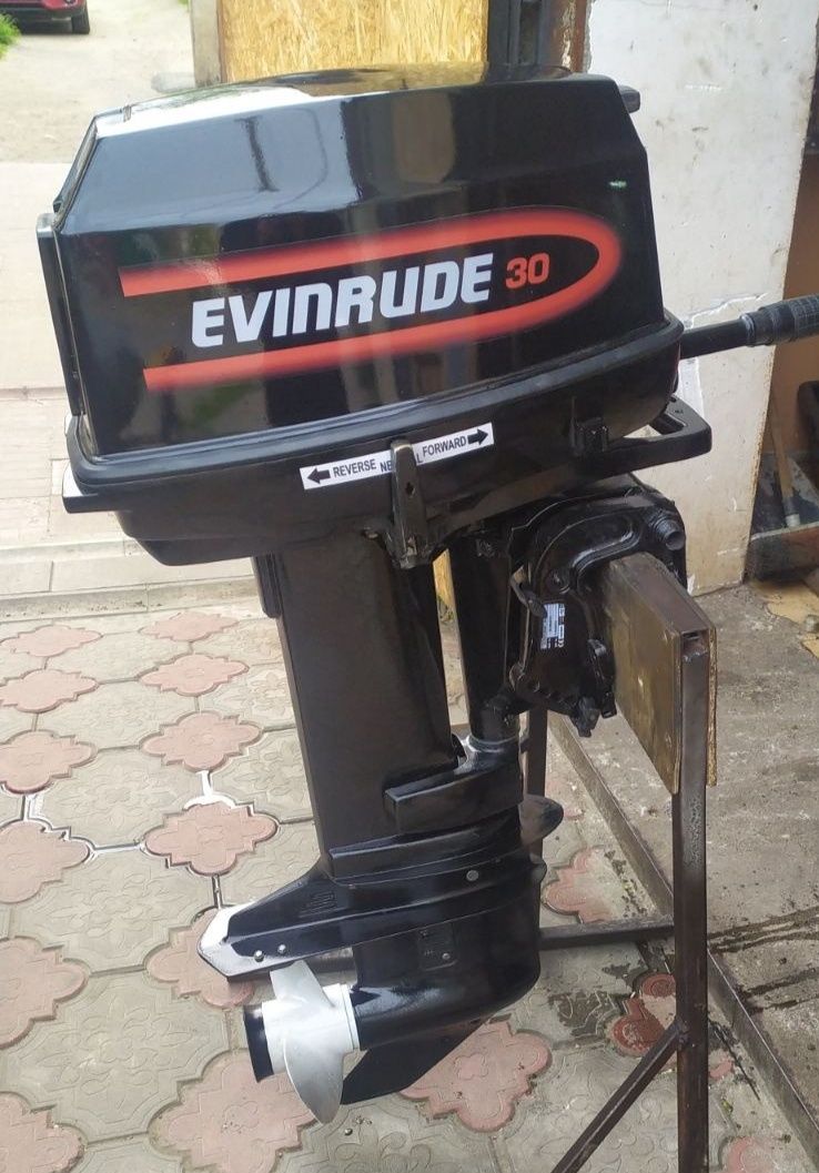 Продам Evinrude 30