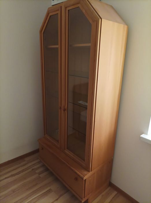 Szafka witryna z drewna sosnowego