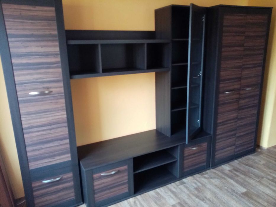 Meblościanka kolor czarny fronty brązowe