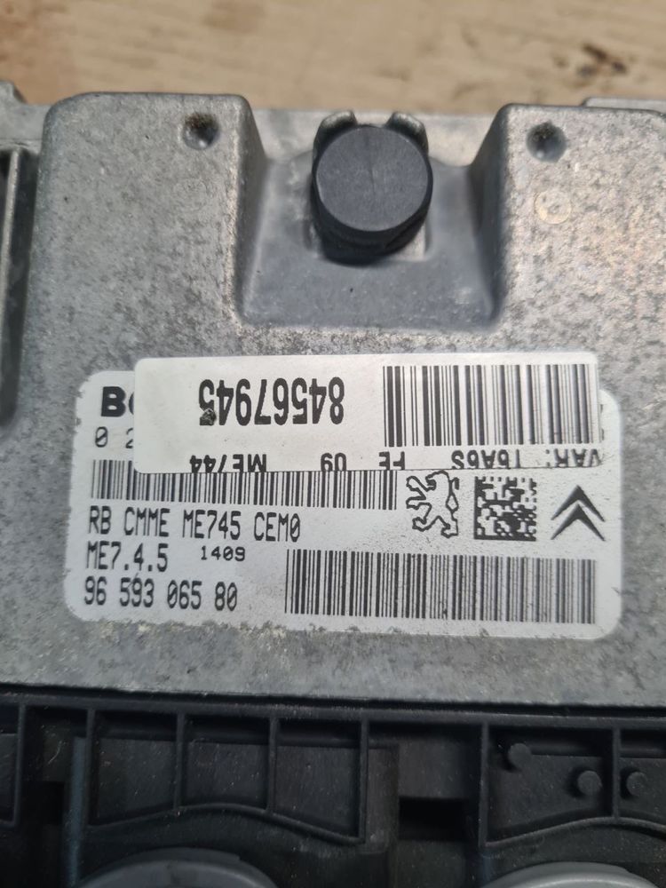 Блок запобіжників предохранітелів 9661087080 Peugeot 307 Citroen