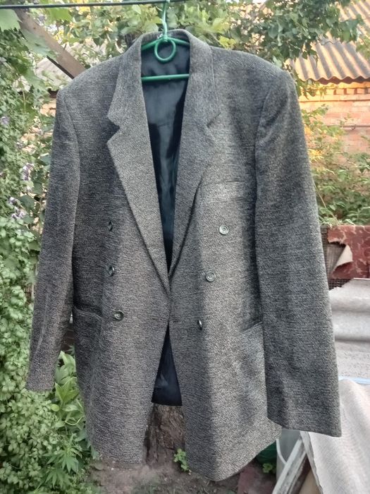 Продам пиджак мужской  новий травянного кольору .большой р-р
