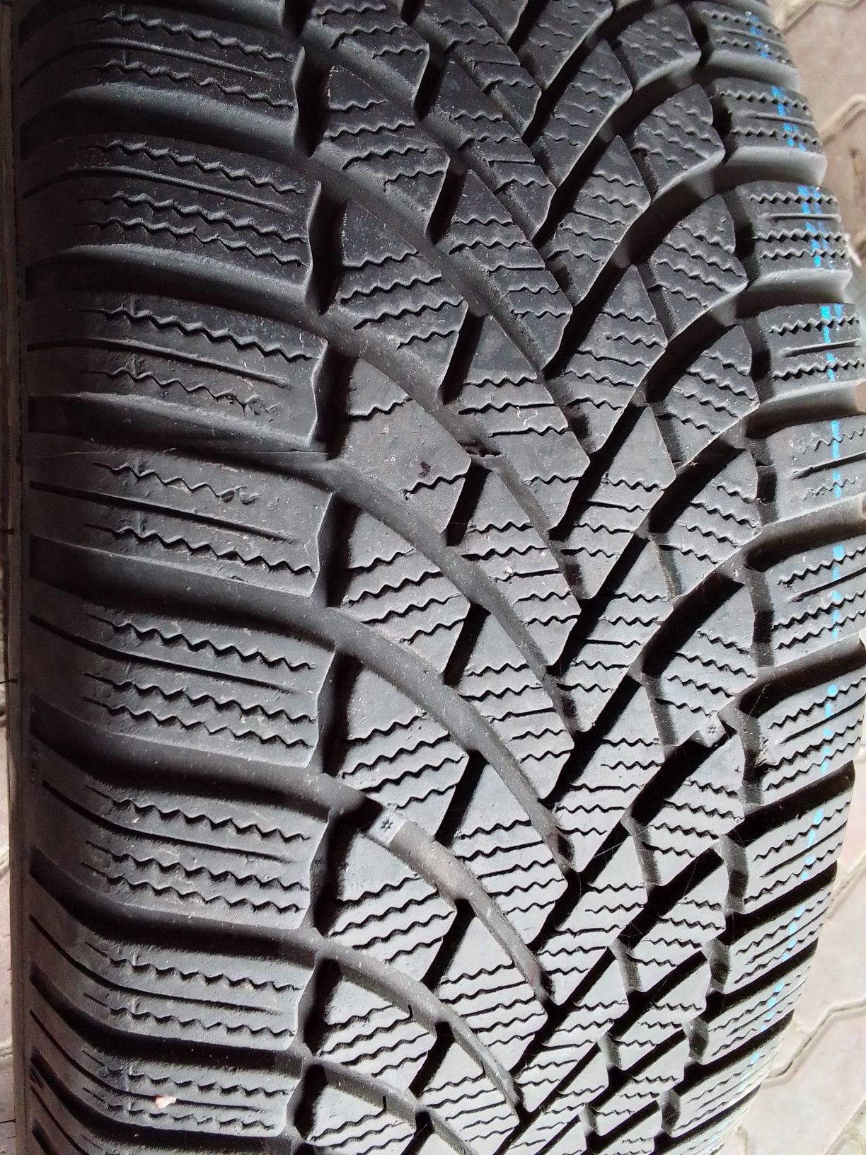 Opona zimowa 215/60r16 BRIDGESTONE 2022r