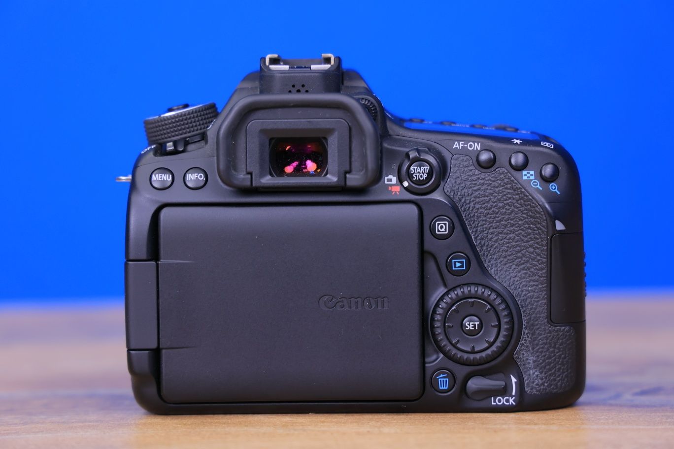 Зеркальный фотоаппарат Canon EOS 80D Body
Зеркальный фотоаппарат Canon