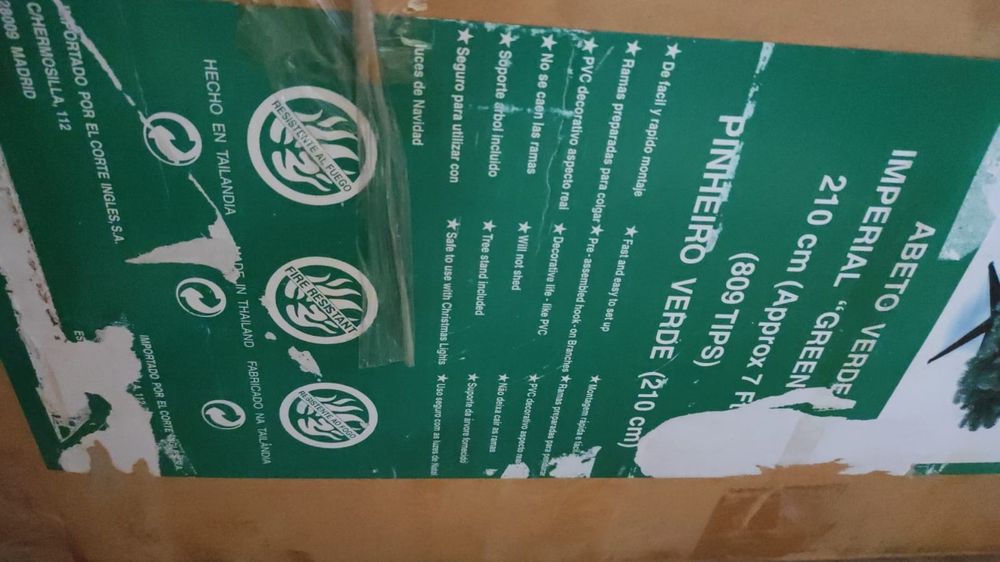 Arvore de Natal com 2,10 mts de altura