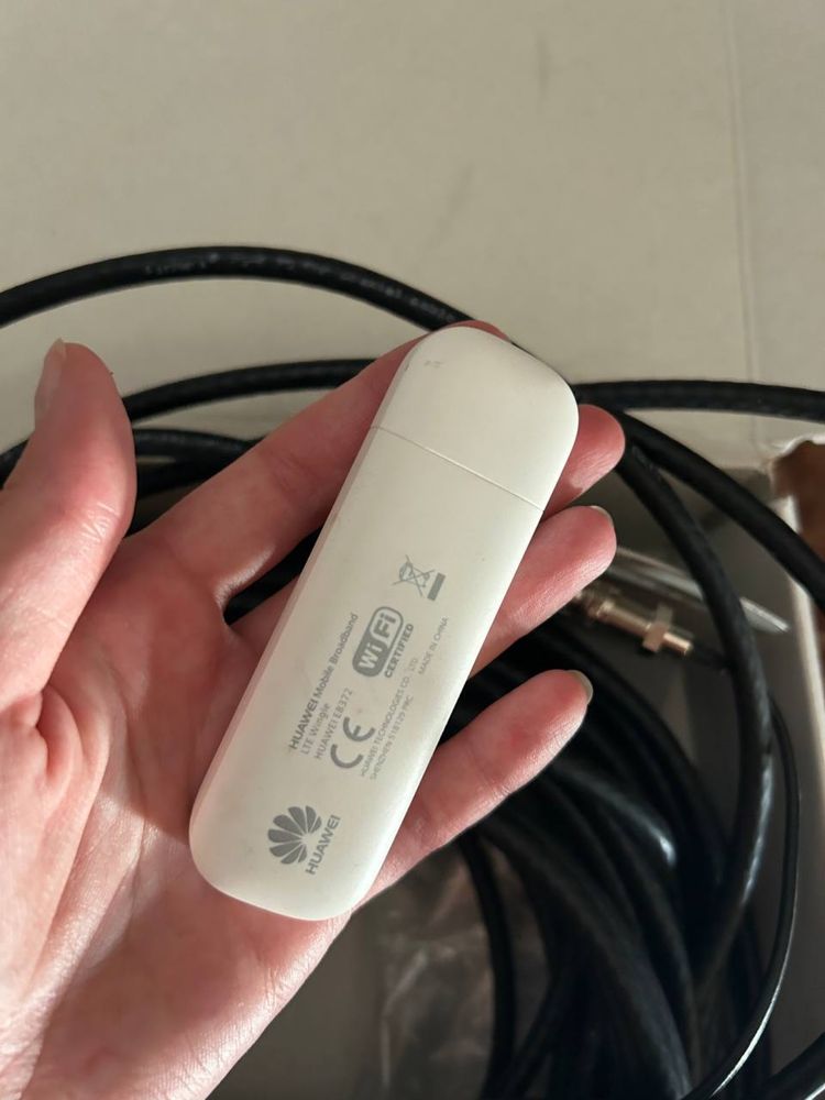 Панельная 3G/4G LTE MIMO антенна Runbit усилением 2 x 16 dBi