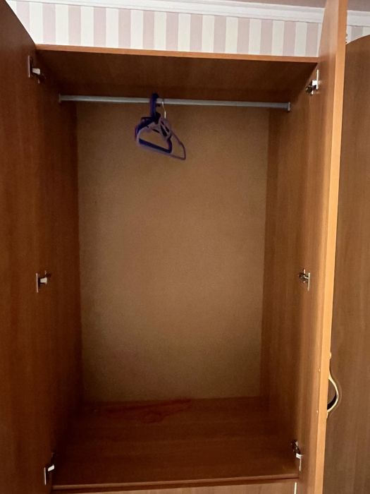 Продається шкаф в хорошому стані