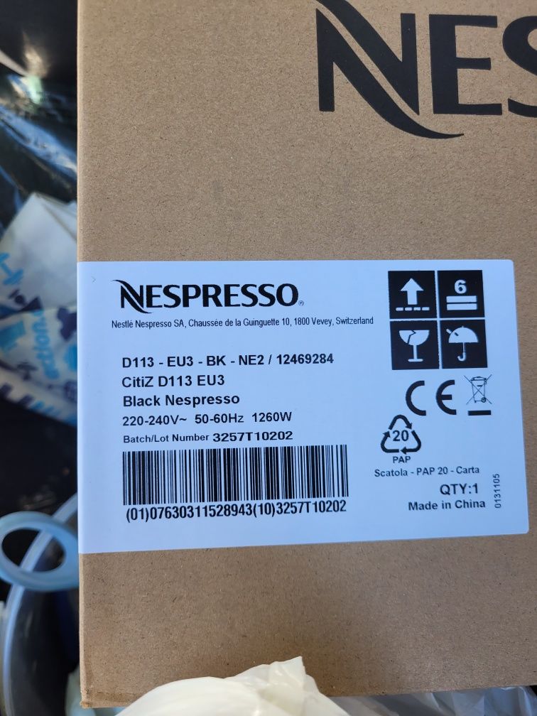 Ekspres Nespresso.