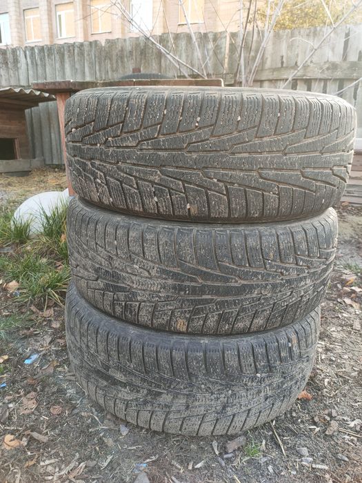 Резина зимняя Нокиан 205/55 р16 3шт