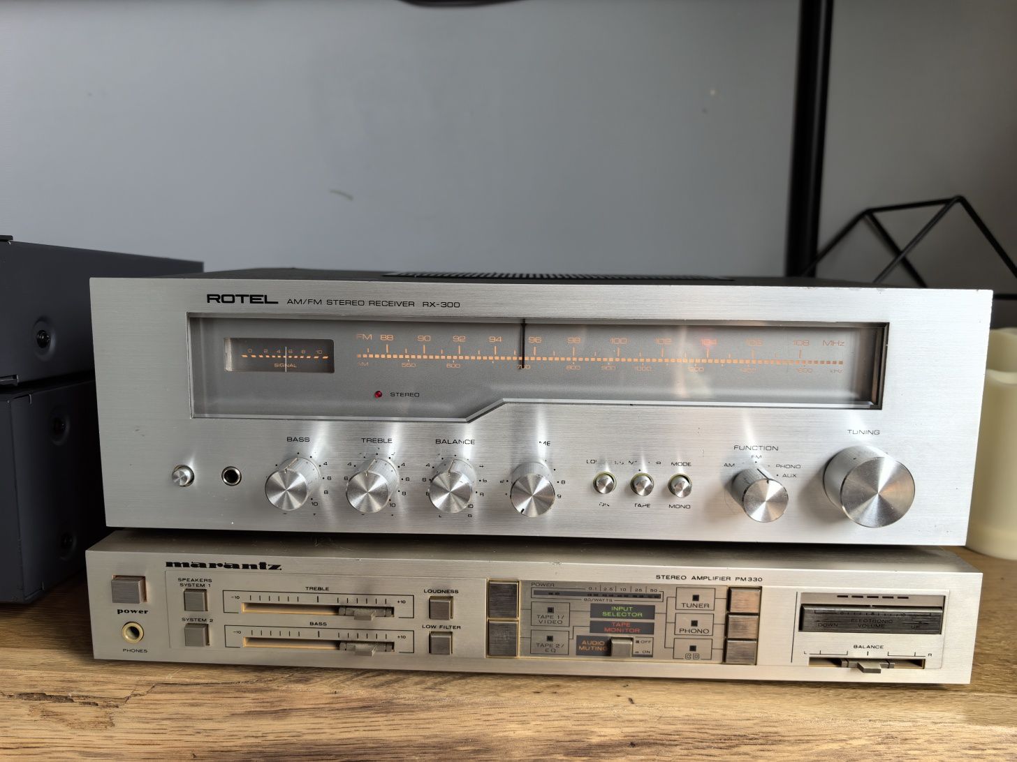 Amplituner Rotel RX 300