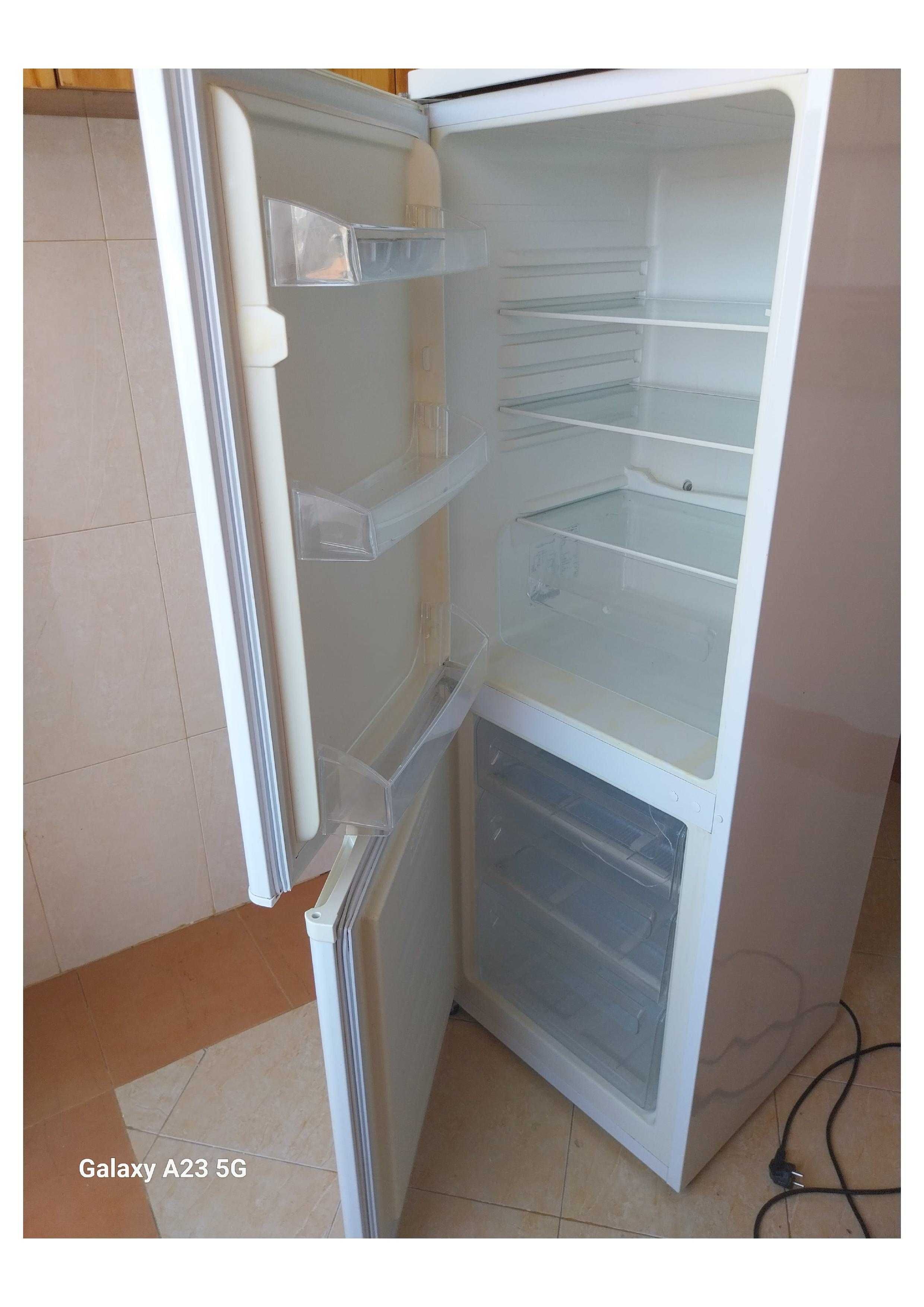 Grande oportunidade  - Frigorifico e máquina lavar roupa impecáveis