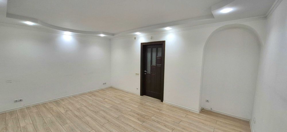 Продам 3-кімнатну квартиру в Шептицькому!