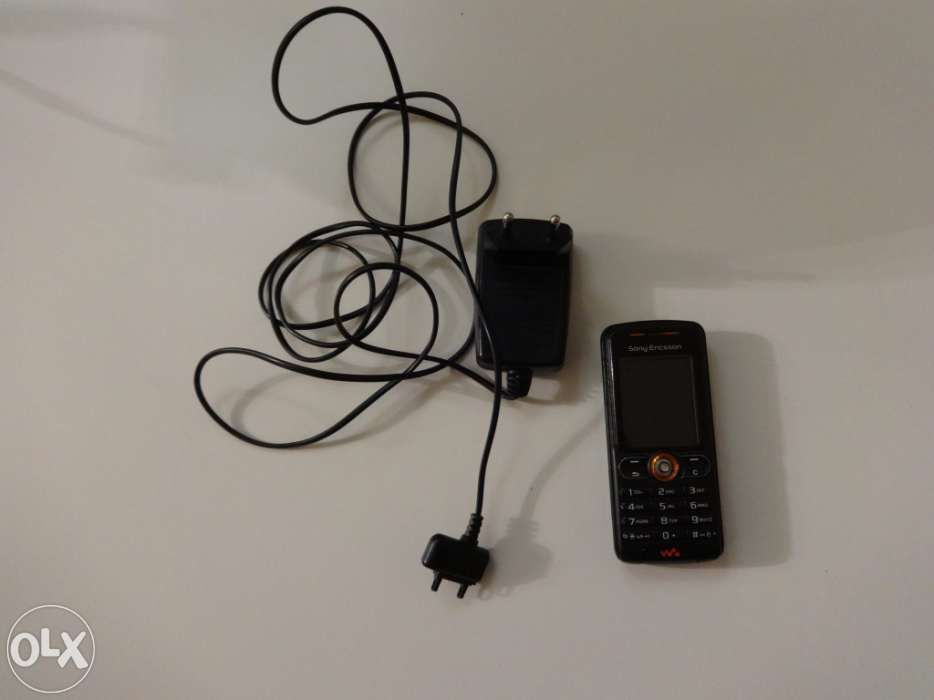 Telemóvel avariado Sony Ericsson W200i (p/peças)