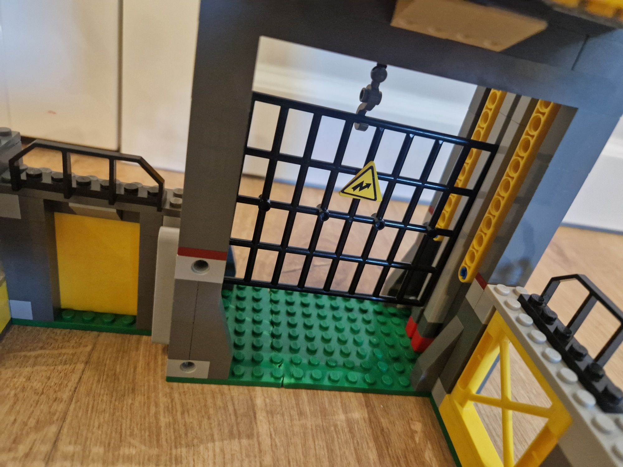 Lego dino 5887 kwatera obrony