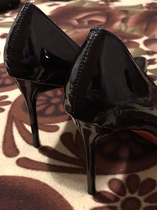 Женские туфли лаковые, LABUTEN'S - каблук 10см,  новые, 43р. 27см