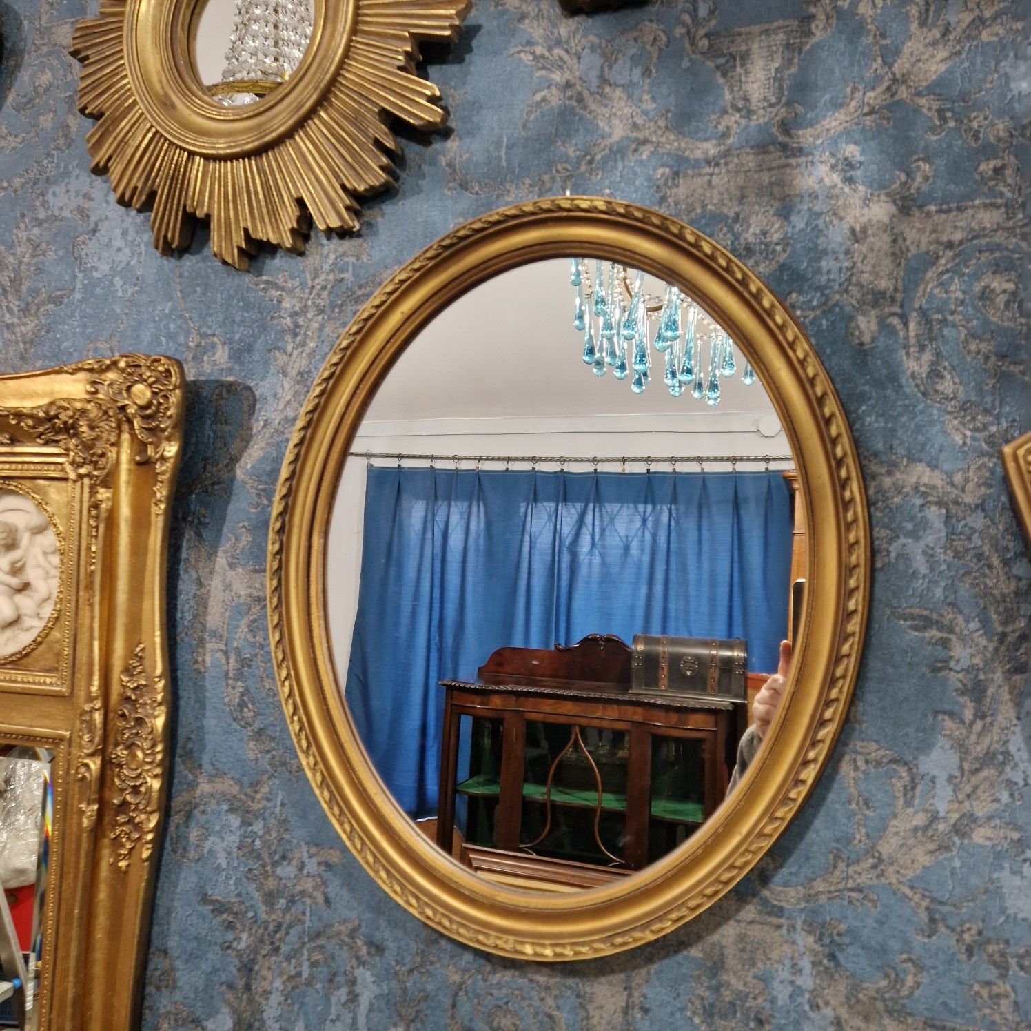 Piękne stylowe lustro w złotej ramie nr 16