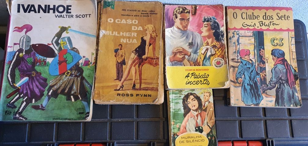 Livros antigos. Anos 50