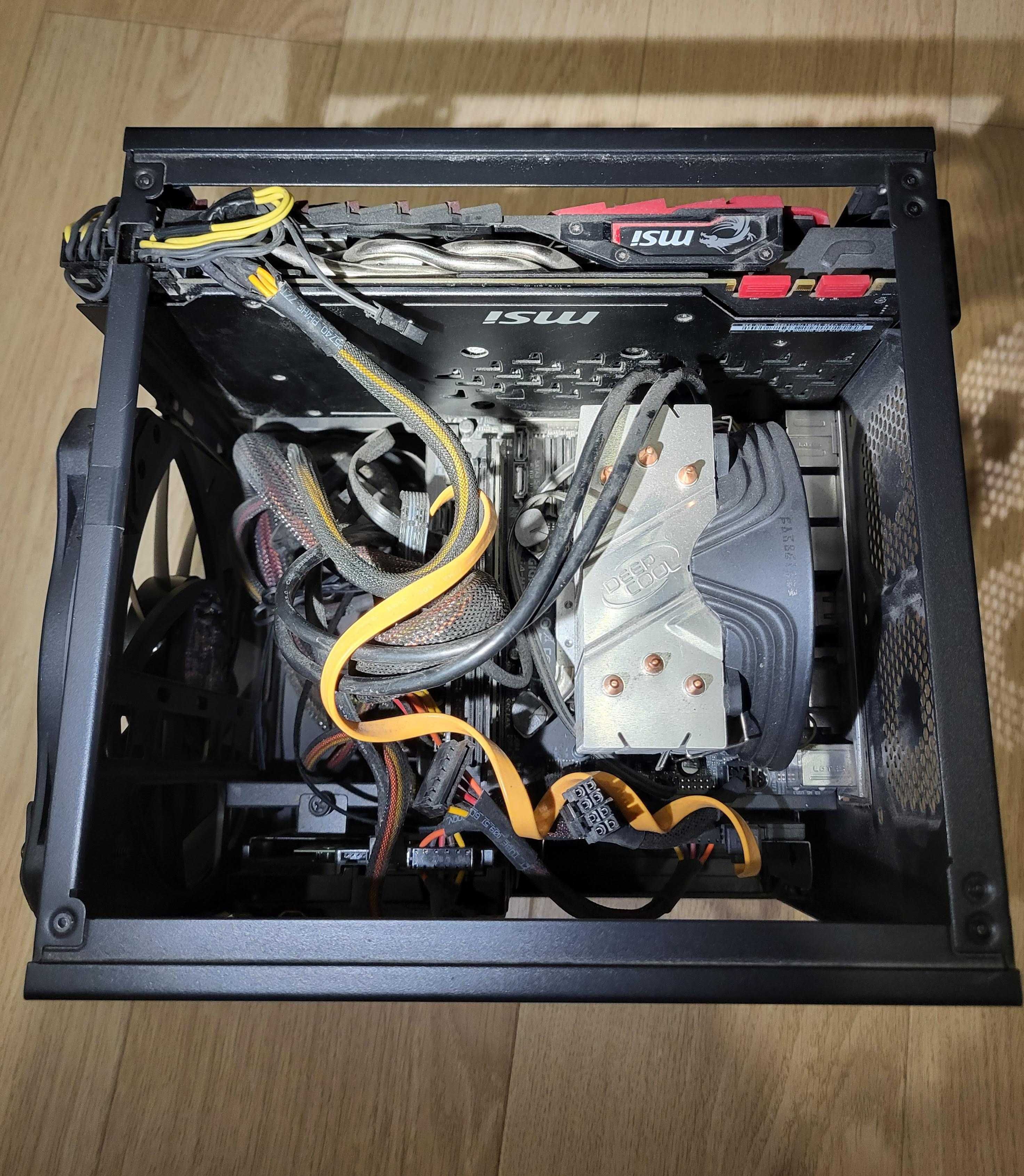 Mini Cube Gaming PC / GTX 1080 / i7-7700 / 16Gb / 4Tb