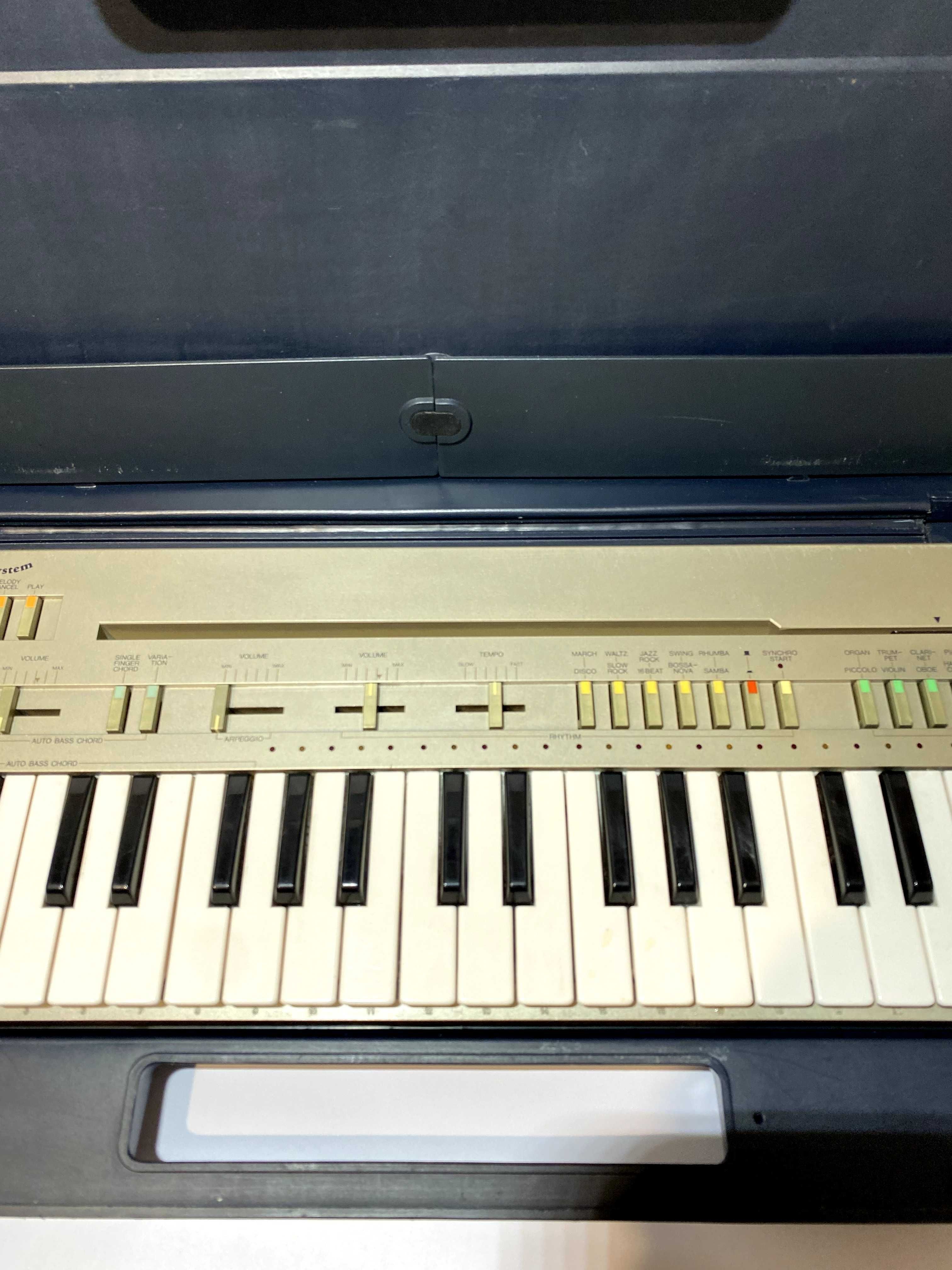 Yamaha PortaSound PC-100 keyboard z kartami, sprawna