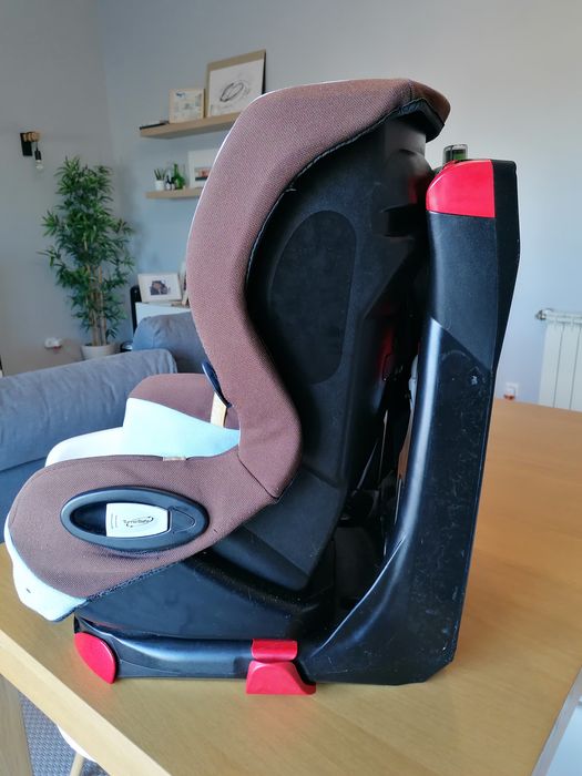 Cadeira Auto Bébé Confort Axiss - Grupo 1 (9-15kg)