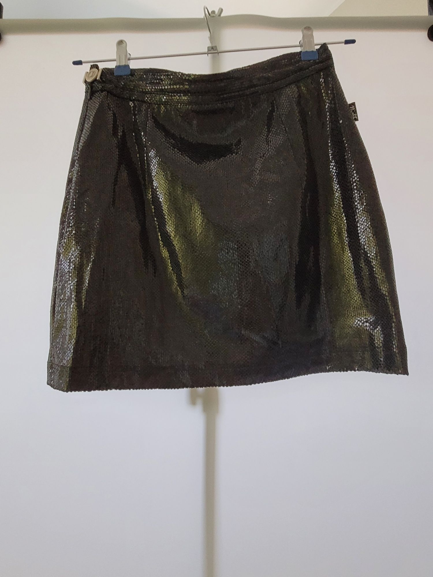Mini spódnica włoskiej marki Gianfranco Ferre