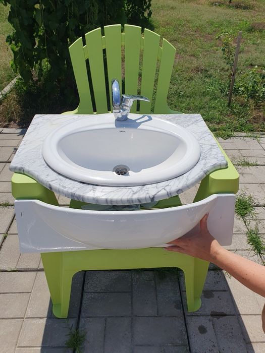 Продам раковину умивальник з краном та стільницею з мармуру та панеллю