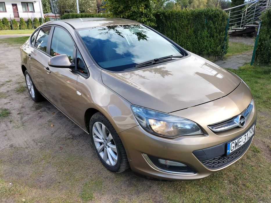 Opel Astra J 1.4 T 140KM LPG sedan