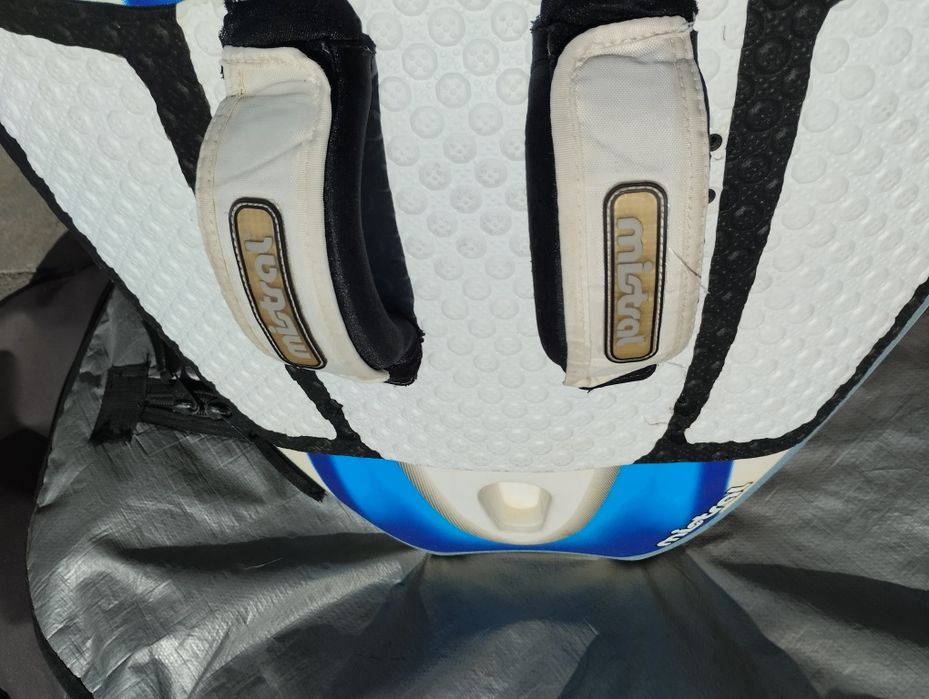 Sprzedam deskę widsurfingową Mistral Explosion 145 l