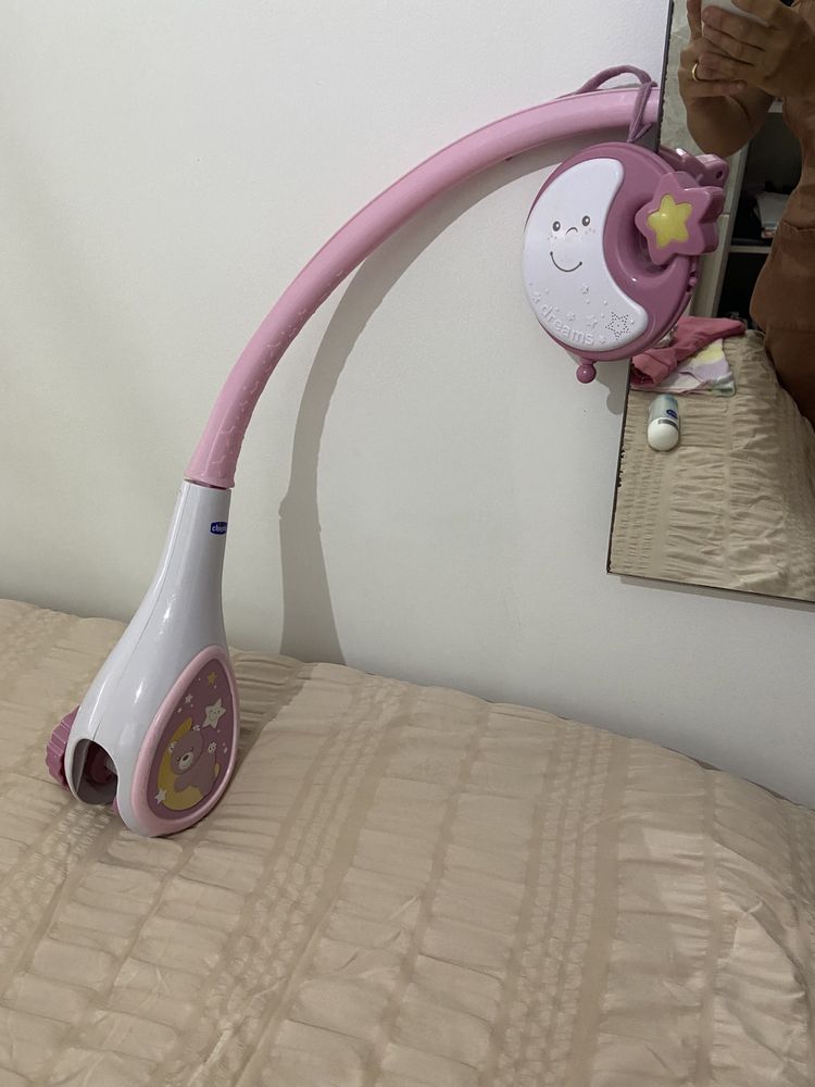 Brinquedo de menina para colocar numa cama