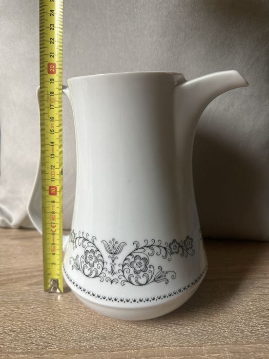 Dzbanek / mlecznik JLMENAU biały porcelana - PRL