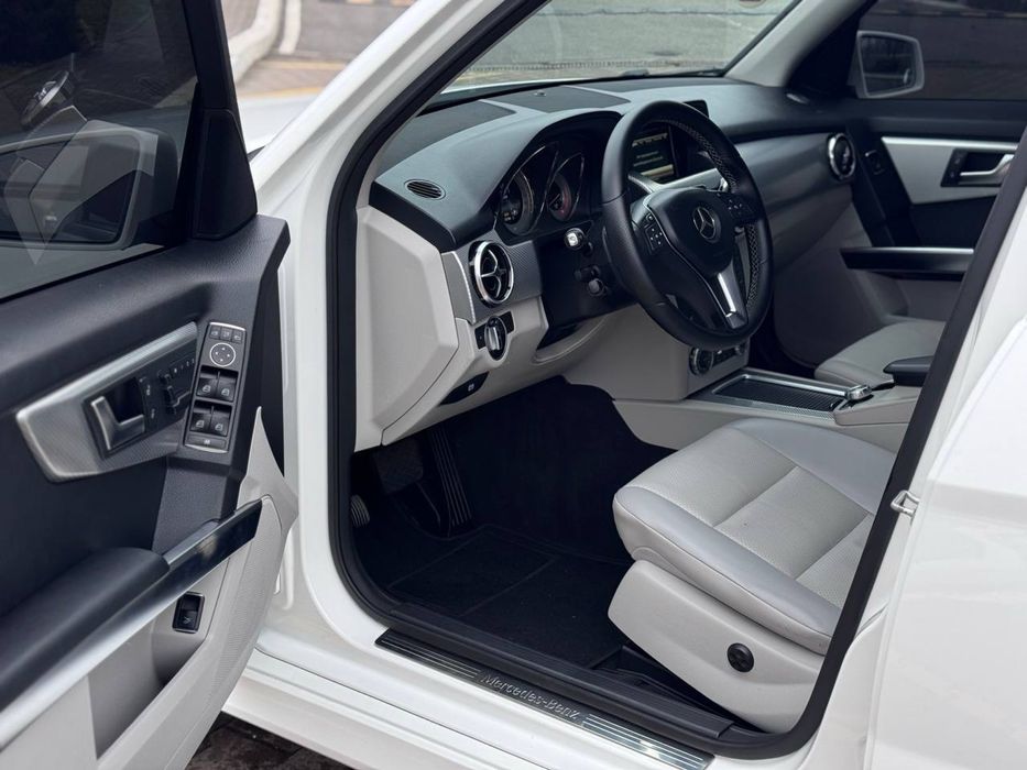 Mercedes-Benz GLK 350 2014року, 3.5 бензин, автомат, задній привід.