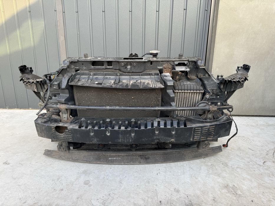 Pas przedni chłodnice Kia Soul II 1.6CRDi automat 13-19