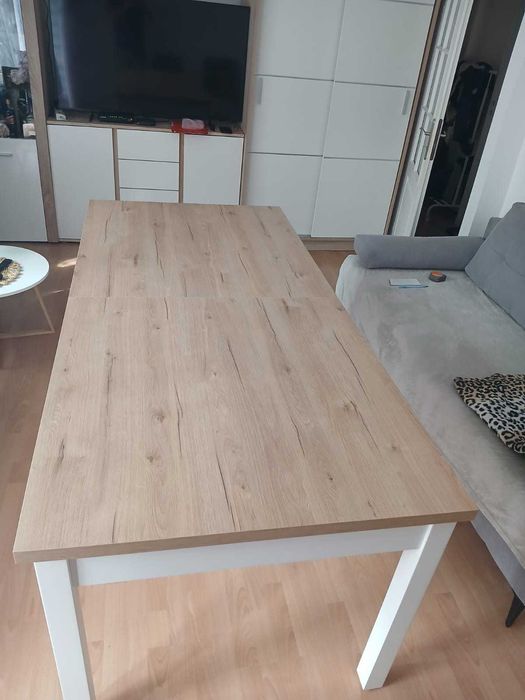 Stół do jadalni lub salonu