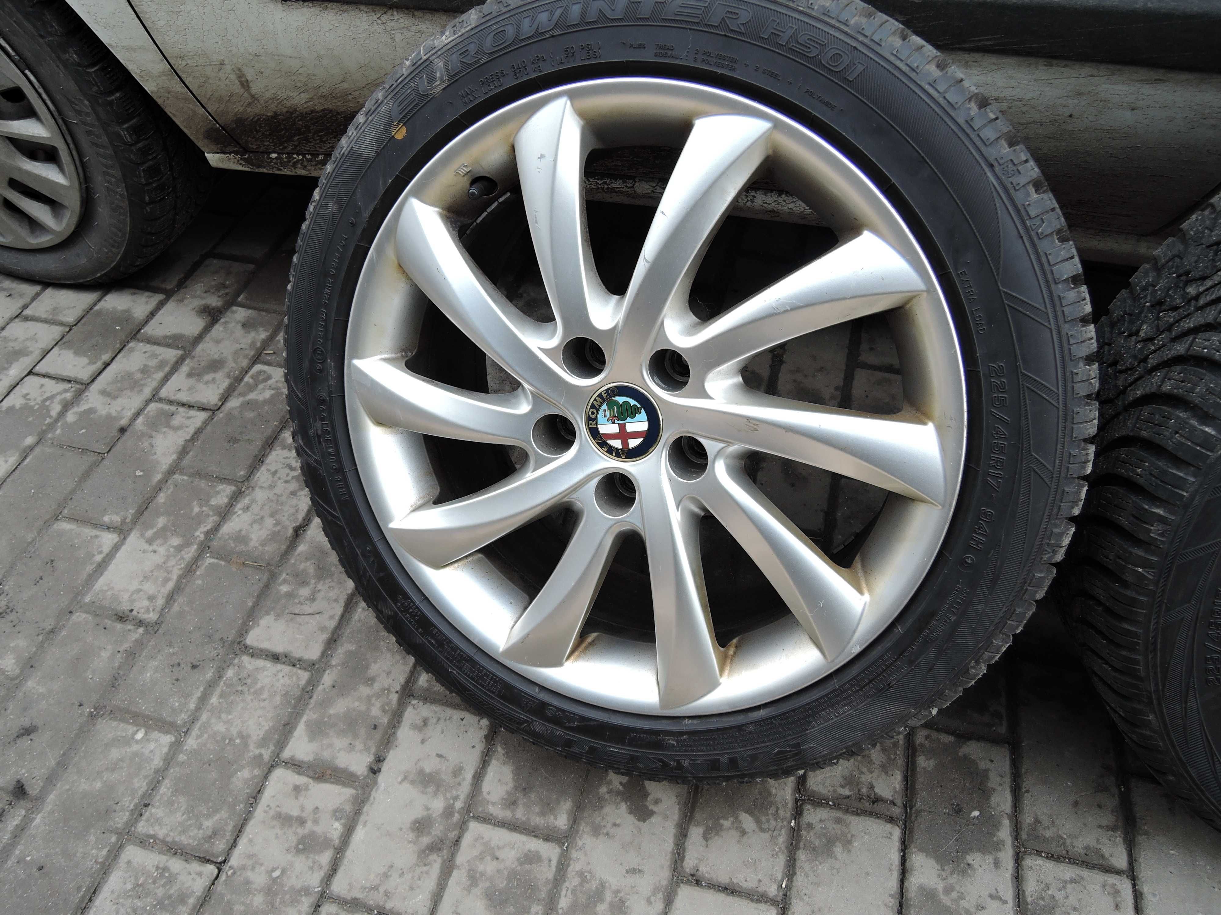Felgi alu  17 5x110 et 41 Alfa Romeo Giulietta  opony Falken komplet