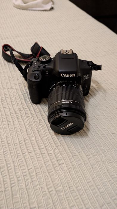 Câmara fotográfica Canon EOS 750D + Oferta Mochila e Saco