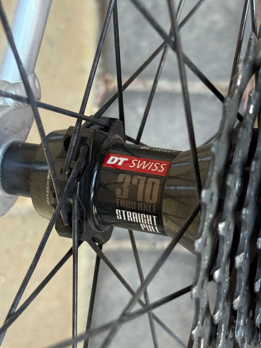 Rower Szosowy Vitus Razor M Shimano 105 DT SWISS Continental 4 Seasons