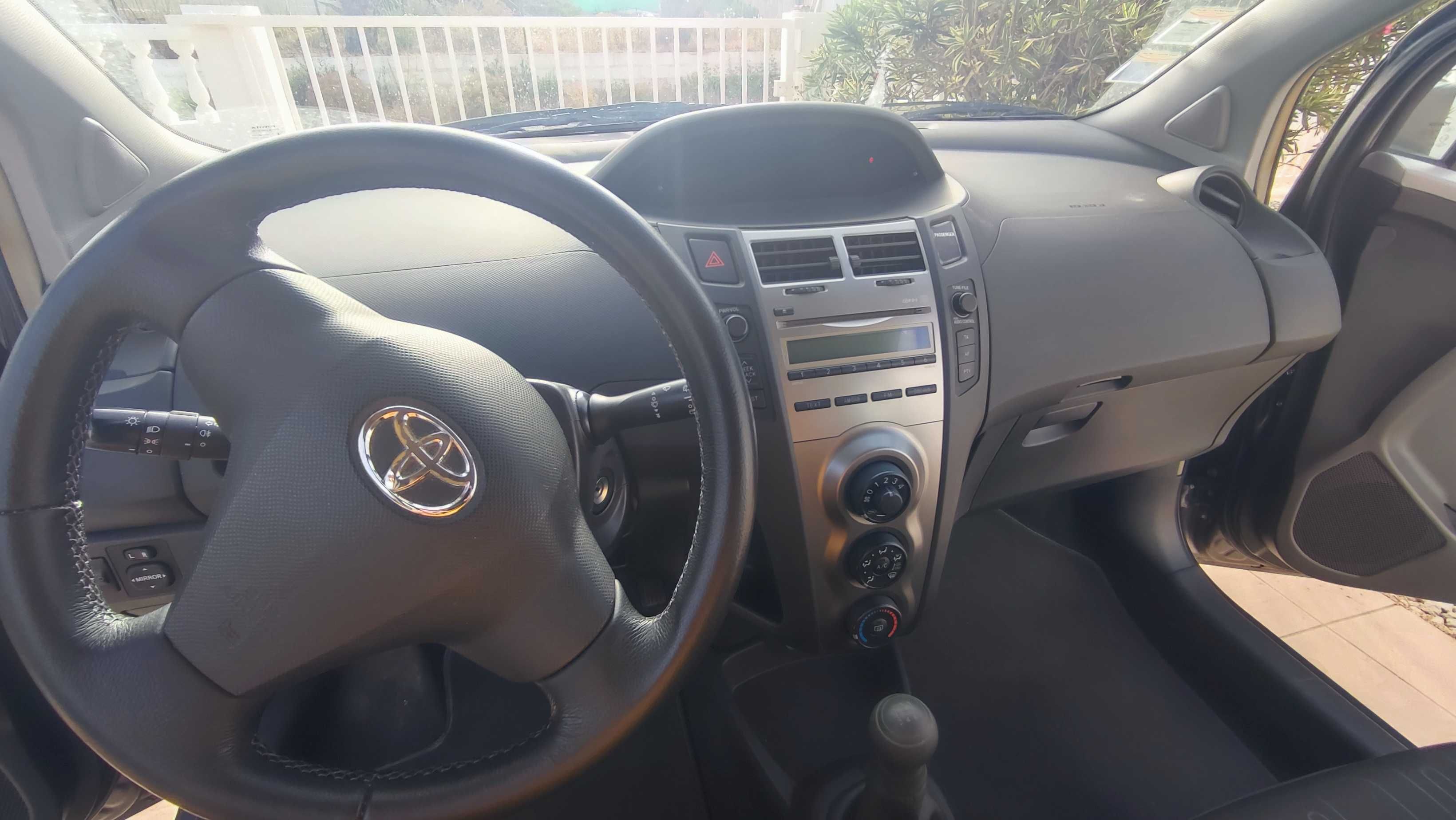 Toyota Yaris 1.0 VVT-i AC  12/2009 somente 82000km