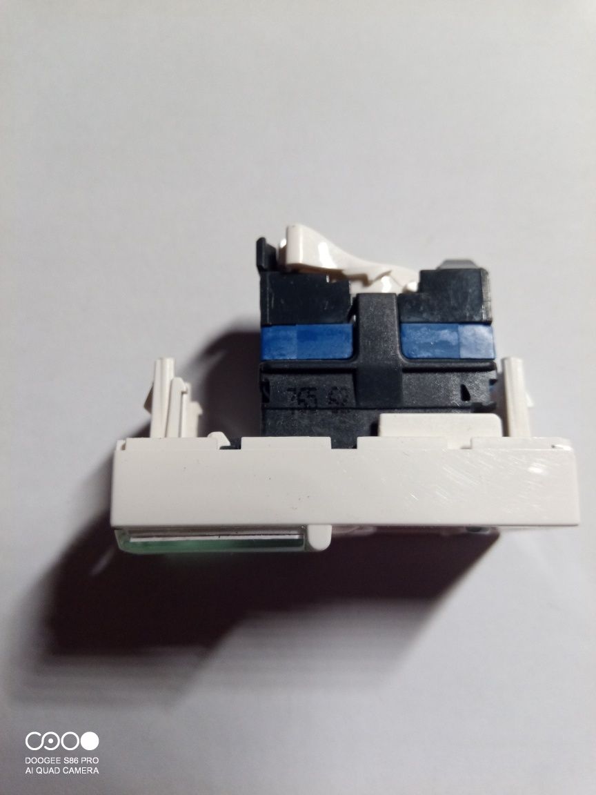 Розетка информационная Legrand. 2 RJ45  6cat. FTP  76562