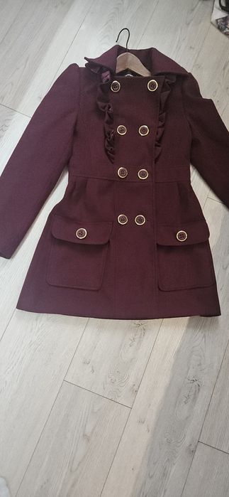 Piękny jesienno zimowy płaszcz