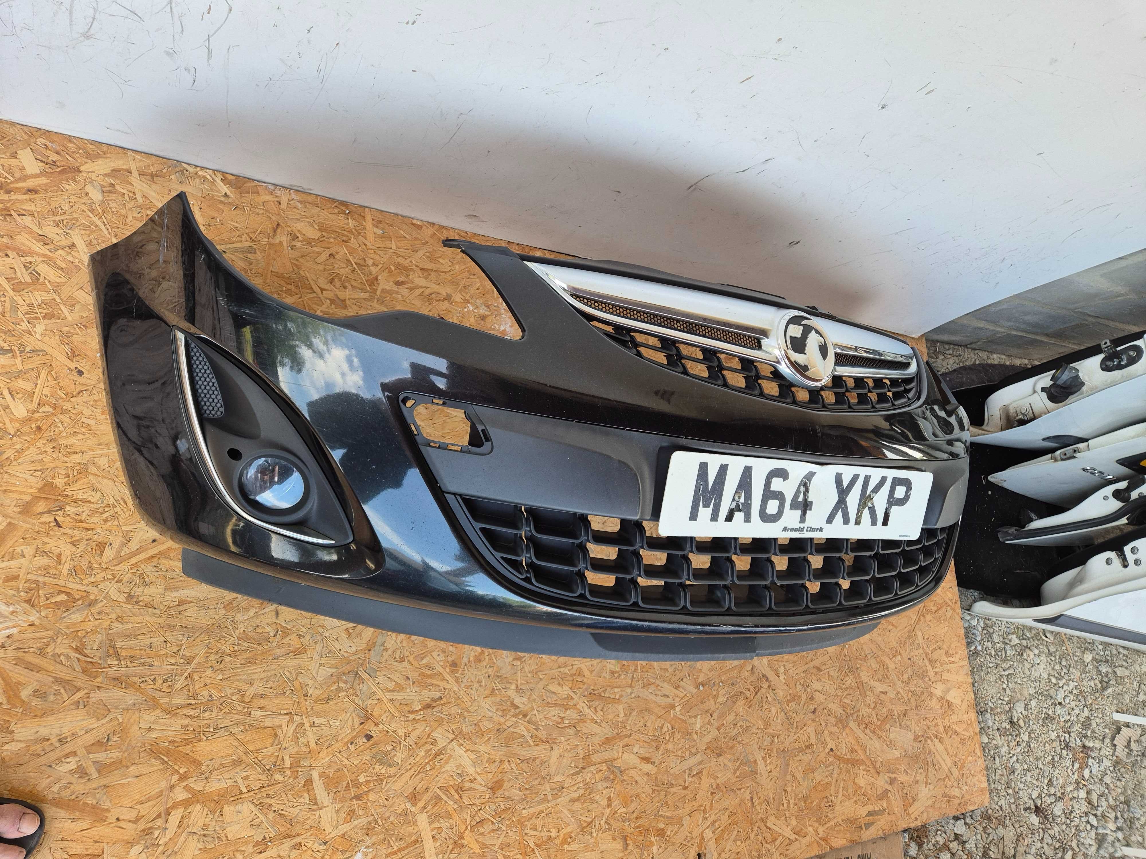 Opel Corsa D lift zderzak przedni przód.