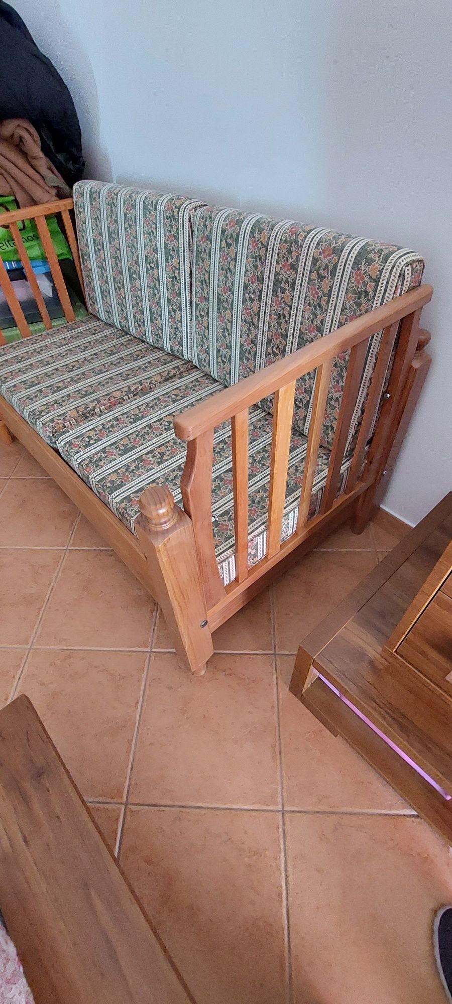 Cama de bebé em pinho maciço