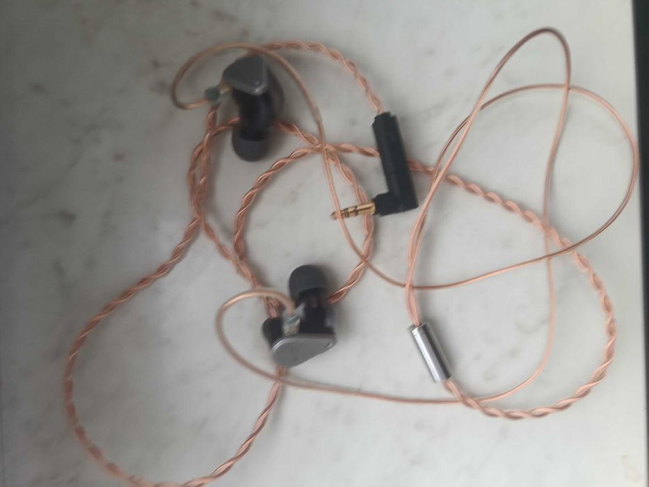 Słuchawki iem moondroop variations