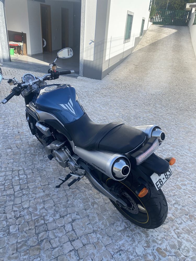 Yamaha MT-01 2007 poucos kms impecavel