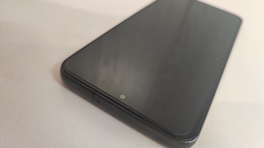 Samsung S22, ładny stan,szkło hartowane